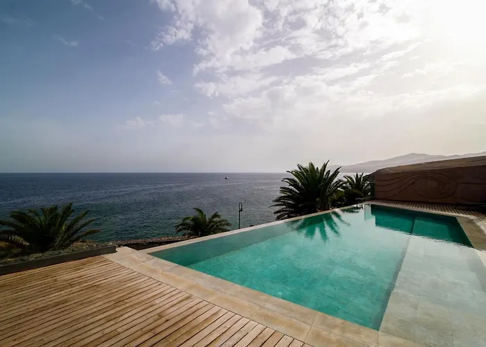 Serenity By Buenavilla 卡列罗港